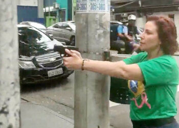 Condenada pelo Supremo Tribunal Federal, Carla Zambelli anuncia que deixou o Brasil
