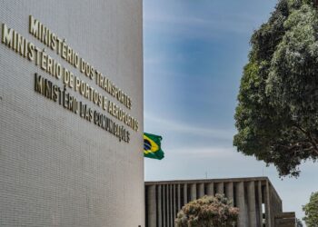 Ata revela reunião amistosa entre EUA e Brasil uma semana antes de tarifas de Trump