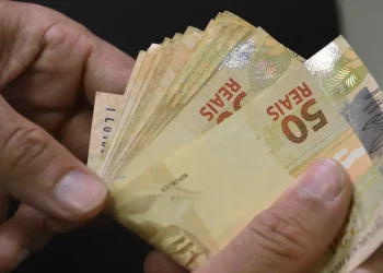 Copom mantém taxa básica de juros em 15% ao ano