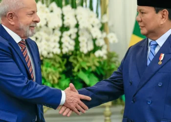 Brasil e Indonésia firmam acordos e Lula confirma candidatura em 2026