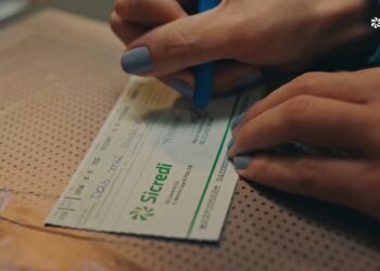 Sicredi lança nova campanha publicitária para reforçar o impacto positivo do cooperativismo