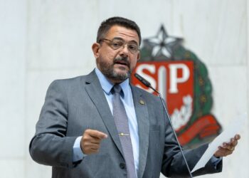 Projeto de Lei para criação de faixa de segurança para romeiros na via Dutra é protocolado na Alesp