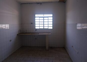 Presidente da Câmara Municipal de Lupércio flagra falta de manutenção em imóvel do Conselho Tutelar em Santa Terezinha