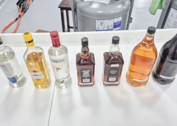 Casos confirmados de intoxicação por metanol chegam a 59 no país