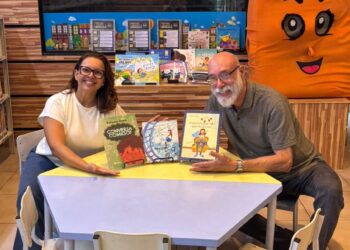 Escritora Pollyana Gama visita Marília e doa obras infantis ao acervo da Biblioteca Municipal