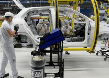 Juros altos travam crédito para 80% das indústrias, revela pesquisa