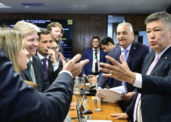 CPMI do INSS aprova quebra de sigilo de Lulinha e convoca André Moura