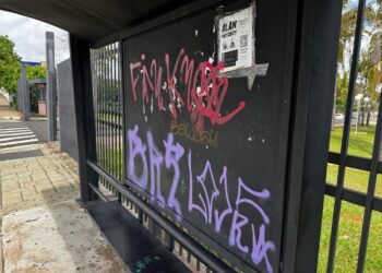 Emdurb alerta para vandalismo em pontos de ônibus já revitalizados