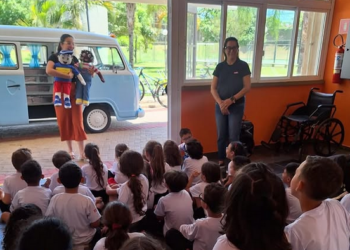 Projeto KomBrinquedo encanta alunos do Sesi em Paraguaçu Paulista com incentivo à alfabetização