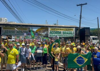 Marília adere ao movimento nacional e reúne manifestantes no ato ‘Acorda Brasil’