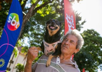 Superdomingo da Família tem “Cãopanheiro”, caminhada neurodivergente e telão com jogo do MAC ao vivo