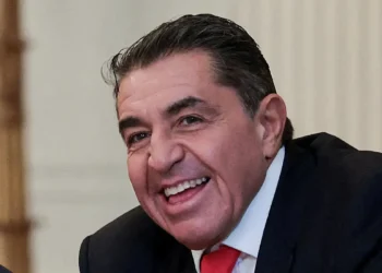 Ministério repudia declaração de assessor de Trump sobre brasileiras