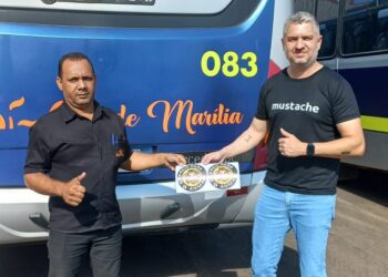 Grande Marília adere à campanha ‘Eu Freio para Animais’ e leva Pituco para a frota de ônibus