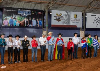Enquanto os Estados Unidos respiram a Copa do Mundo de Futebol, o Brasil recebe uma Copa do Mundo de Cavalos