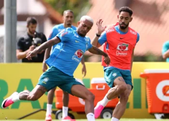 Wesley é cortado da Seleção Brasileira por lesão em amistoso