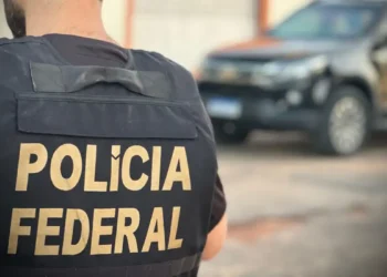 Polícia Federal bate à porta do petista Jaques Wagner: apartamento de luxo estaria ligado ao Banco Master