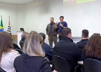 Dirigentes de 19 associações comerciais da região discutem registro de marcas e ensino superior em Garça