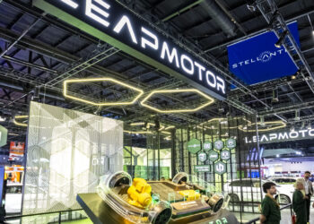 Stellantis fecha parceria com montadoras da China para enfrentar os carros chineses no Brasil