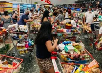 Inflação cai na média, mas sensação de preços altos persiste 