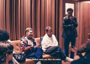 Artistas de diferentes gerações interpretam clássicos de Chico Buarque