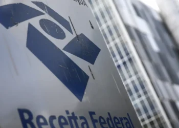 Receita paga nesta segunda último lote de restituição do Imposto de Renda 2026