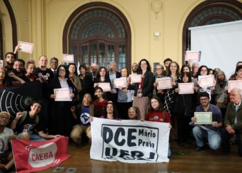 UFRJ homenageia vítimas da ditadura com diplomas póstumos