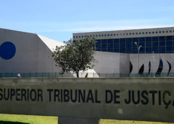STJ suspende processos sobre aluguel de curta temporada em condomínios