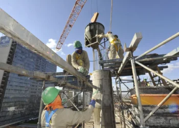 Brasil cria 165,8 mil postos de trabalho em agosto, aponta Caged