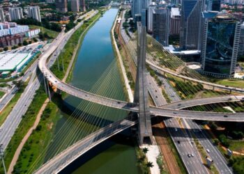 Com aumento das chuvas, Governo de SP alerta para o descarte correto de lixo nos municípios paulistas