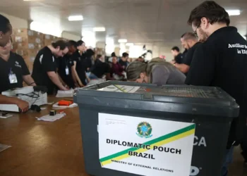 Quase 1 milhão de brasileiros no Exterior poderão votar nas eleições