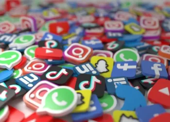 Comitê Gestor da Internet pública diretriz para regular redes sociais