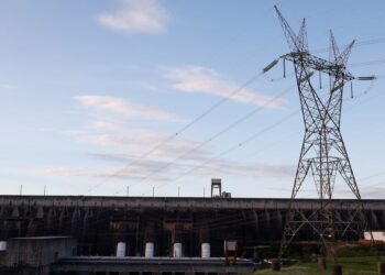 Após cinco meses, conta de luz voltará à bandeira verde em outubro
