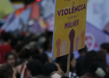 Violência contra a mulher: 7,5 mil agentes serão capacitados