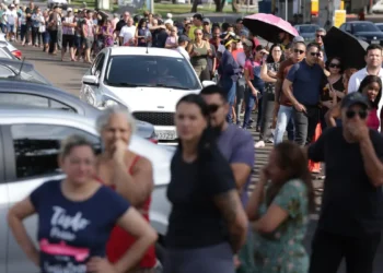 Campanha de Lula denuncia falta de transporte em nove estados