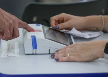 No DF, urnas fecham antes de informação sobre prorrogação chegar