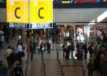 Finados: 2 milhões de passageiros devem passar por aeroportos do país