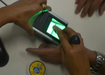 INSS alerta para golpes que usam informação falsa sobre biometria