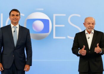 Candidatos trocam acusações e defendem propostas em debate na Globo
