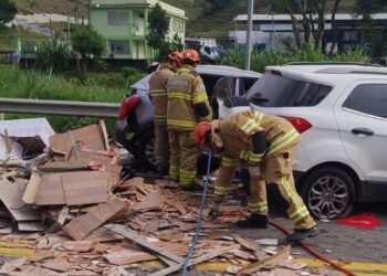 Acidente na BR-393, no Rio de Janeiro, deixa 5 mortos e 9 feridos