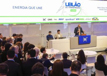 Com muita disputa, Aneel leiloou oito lotes de transmissão de energia