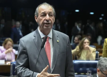 Omar Aziz é eleito governador do Amazonas