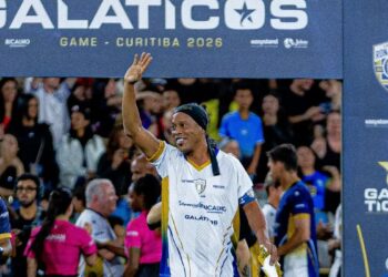 Ronaldinho Gaúcho anuncia volta aos gramados pelo italiano Ravenna