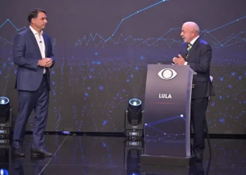 Campanha de Lula apresenta acordo com Flávio para abrir sigilos