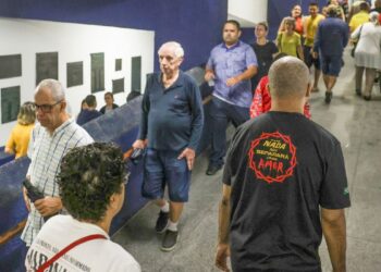 “Não poderia ficar de fora”, diz idoso que votou 10 dias após cirurgia